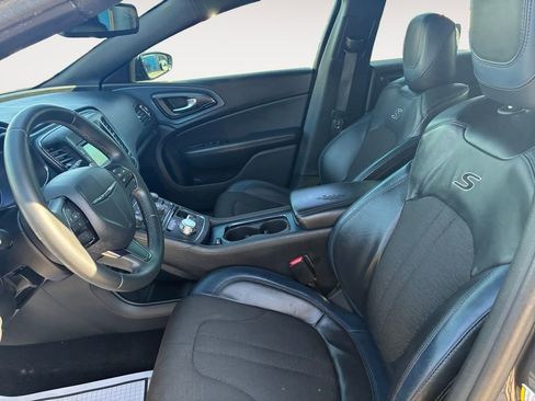 Used 2015 Chrysler 200 S image 9