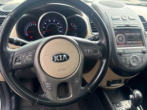 Used 2013 Kia Soul ! w/ Premium Pkg FWD image 13