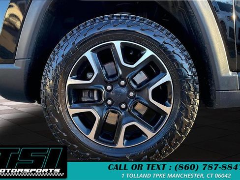 Used 2020 Jeep Compass Trailhawk image 9