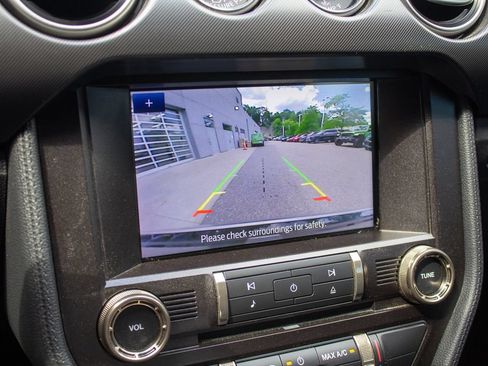 Used 2020 Ford Mustang Shelby GT350 w/ Technology Package RWD image 17