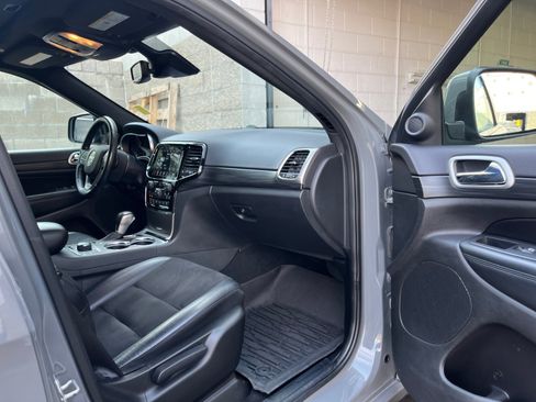 Used 2020 Jeep Grand Cherokee Altitude AWD/4WD image 27