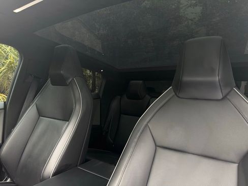 Used 2024 Tesla Cybertruck AWD Crew Cab image 16