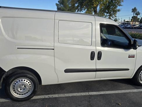 Used 2018 RAM ProMaster City Tradesman image 2