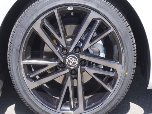 Used 2025 Toyota Camry XSE AWD/4WD image 5