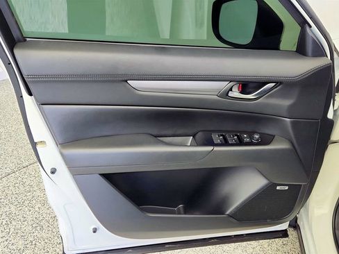 Used 2020 MAZDA CX-5 Touring image 11