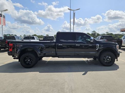 Used 2022 Ford F350 Platinum w/ FX4 Off-Road Package AWD/4WD image 4