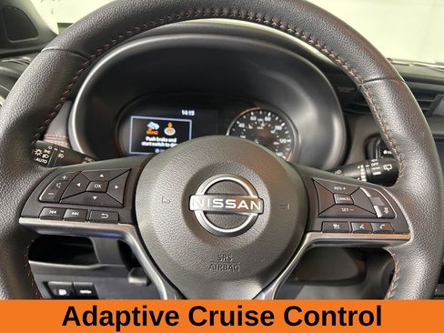 Used 2024 Nissan Kicks SR image 11