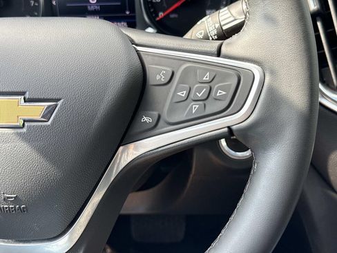 Used 2023 Chevrolet Equinox LT FWD image 9