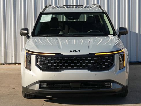 Used 2025 Kia Carnival SX w/ SX Dark Edition Package image 47