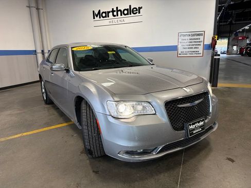 Used 2018 Chrysler 300 Limited AWD/4WD image 3