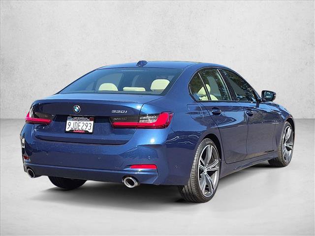 Used 2023 BMW 330i Sedan w/ Premium Package RWD image 5
