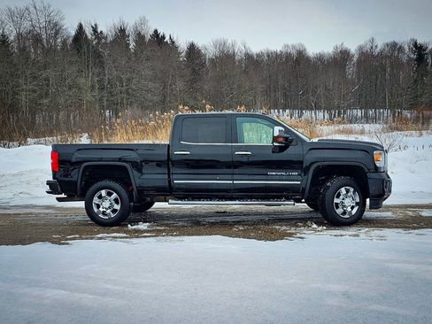 Used 2015 GMC Sierra 3500 Denali w/ Suspension Package, Off-Road image 2
