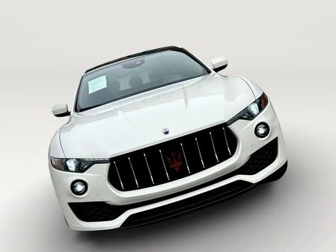 Used 2018 Maserati Levante AWD/4WD image 42