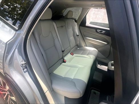 Certified 2024 Volvo XC60 B5 Plus w/ Protection Package Premier AWD/4WD image 37