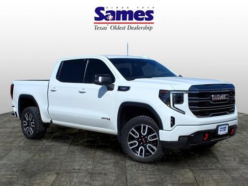 Used 2022 GMC Sierra 1500 AT4 w/ AT4 Preferred Package AWD/4WD image 1
