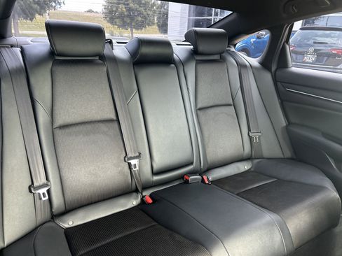 Used 2019 Honda Accord Sport image 9