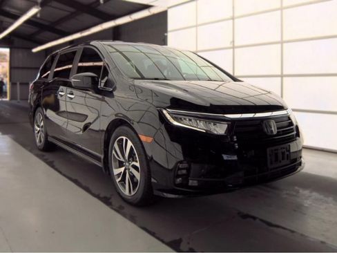 Used 2023 Honda Odyssey Touring image 4
