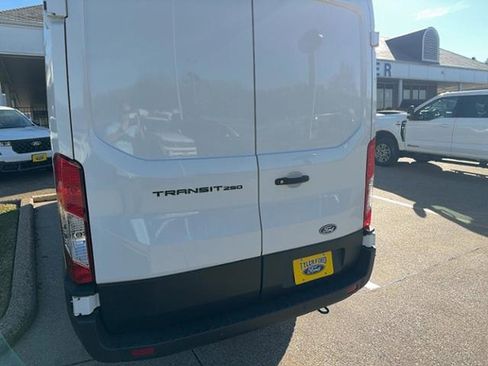 New 2026 Ford Transit 250 148 Medium Roof image 5