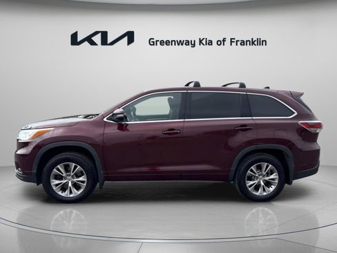 Used 2014 Toyota Highlander LE image 4