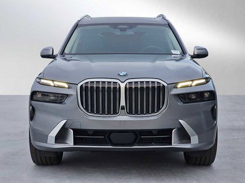 Used 2024 BMW X7 xDrive40i w/ Premium Package image 8