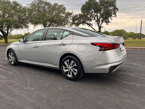 Used 2021 Nissan Altima 2.5 S w/ Driver Assist Package image 4