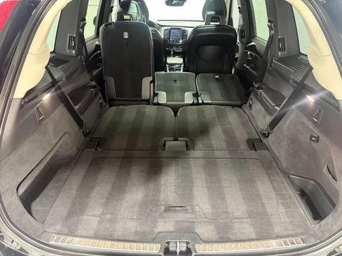 Used 2016 Volvo XC90 T6 Momentum w/ Momentum Plus Package AWD/4WD image 55