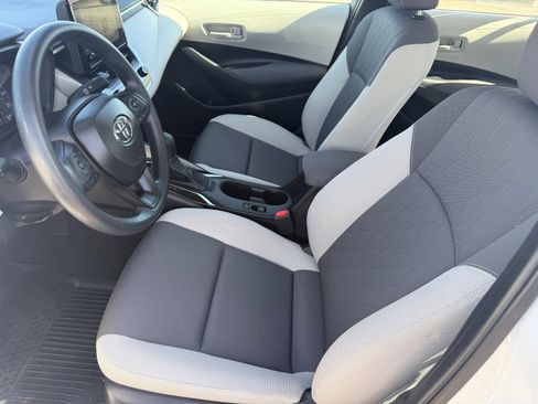 Used 2025 Toyota Corolla LE image 11