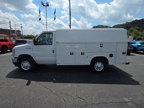 New 2026 Ford E-350 and Econoline 350 Super Duty w/ Power Equipment Group RWD image 4