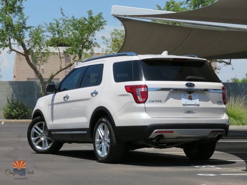 Used 2017 Ford Explorer Limited FWD image 4