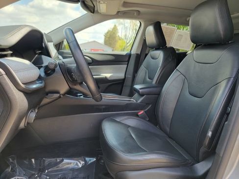 Certified 2022 Jeep Compass Latitude w/ Sun and Sound Group AWD/4WD image 20