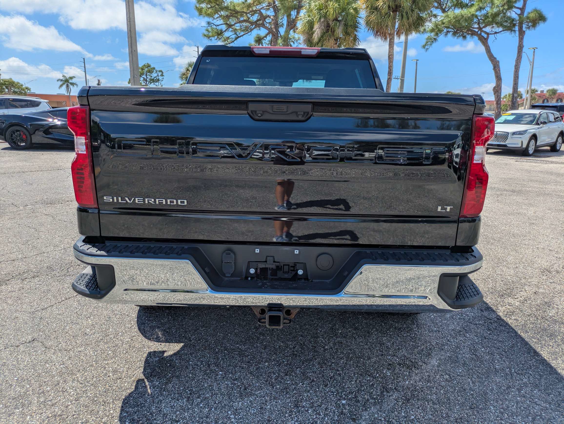 Used 2023 Chevrolet Silverado 1500 LT AWD/4WD image 5
