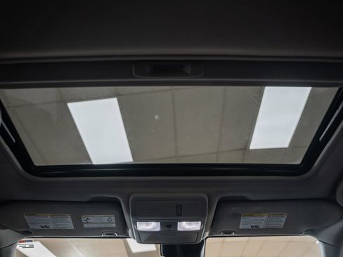 Used 2023 Nissan Frontier SV w/ SV Premium Package image 38