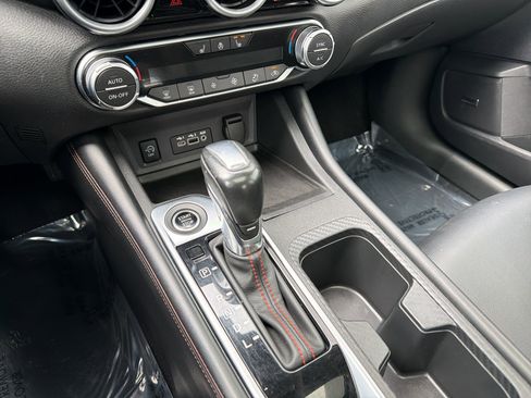 Used 2024 Nissan Sentra SR w/ SR Premium Package image 17