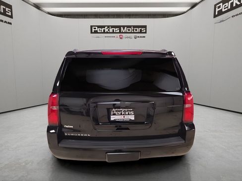 Used 2019 Chevrolet Suburban LT image 4