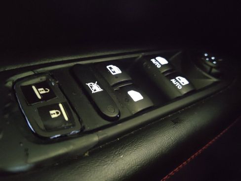 Used 2019 Jeep Compass Trailhawk AWD/4WD image 32