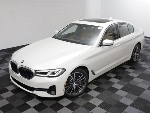 Used 2023 BMW 530i xDrive w/ Premium Package AWD/4WD image 2