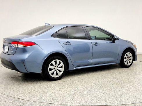 Used 2025 Toyota Corolla LE FWD image 5