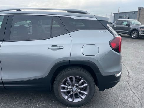 Used 2023 GMC Terrain SLT image 37