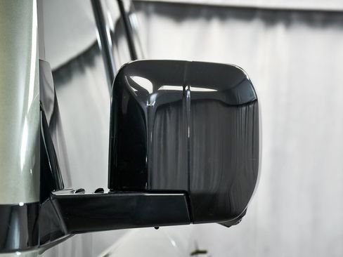 Used 2021 Land Rover Defender 110 X-Dynamic SE image 74