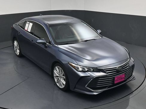 Used 2019 Toyota Avalon XLE w/ Moonroof Package FWD image 16