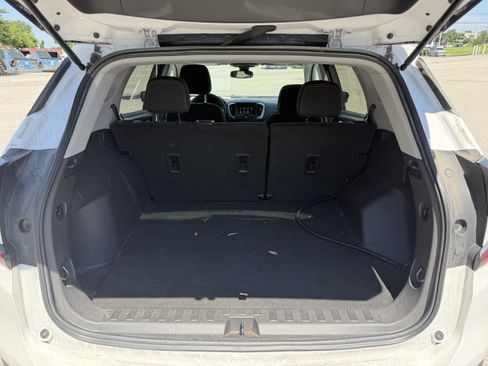 Used 2022 GMC Terrain SLE FWD image 9