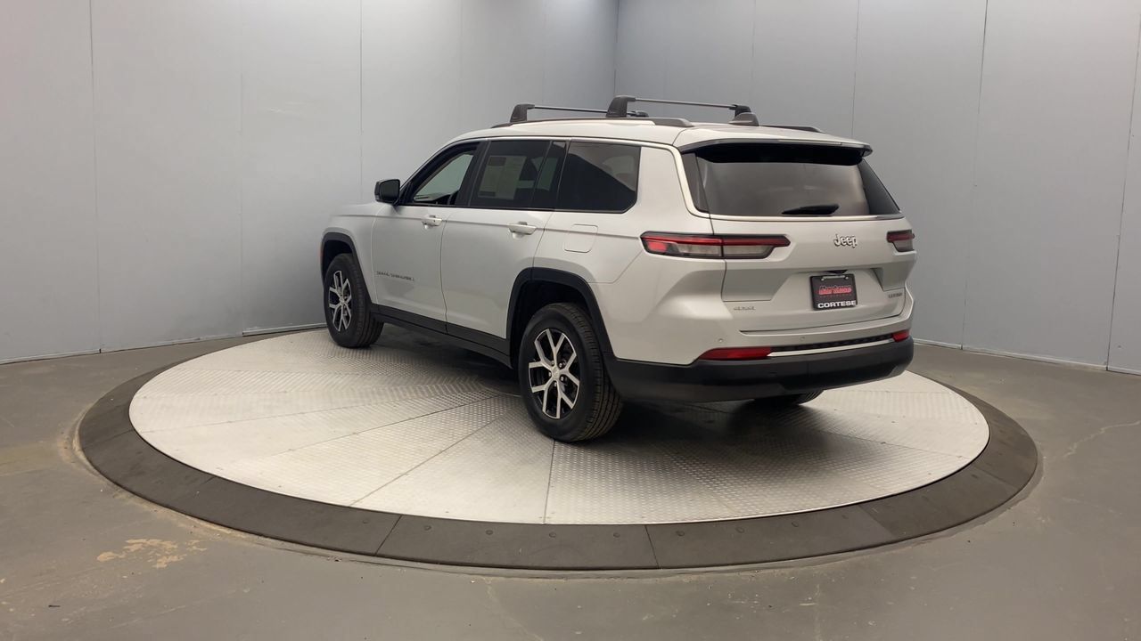 Used 2024 Jeep Grand Cherokee L Limited AWD/4WD image 3