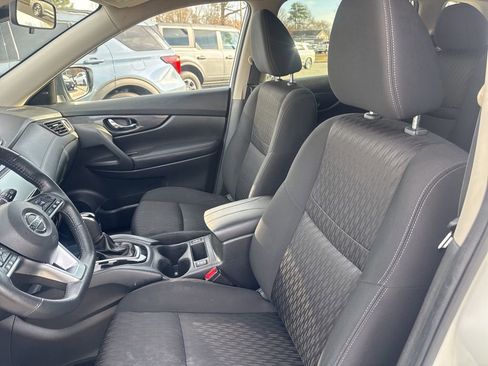 Used 2020 Nissan Rogue SV image 15