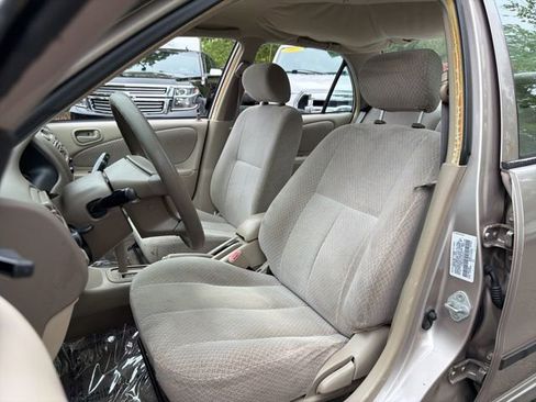 Used 2000 Toyota Corolla CE FWD image 7