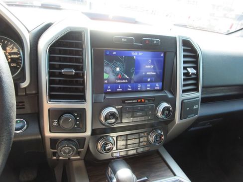 Used 2019 Ford F150 Lariat w/ Equipment Group 502A Luxury AWD/4WD image 31