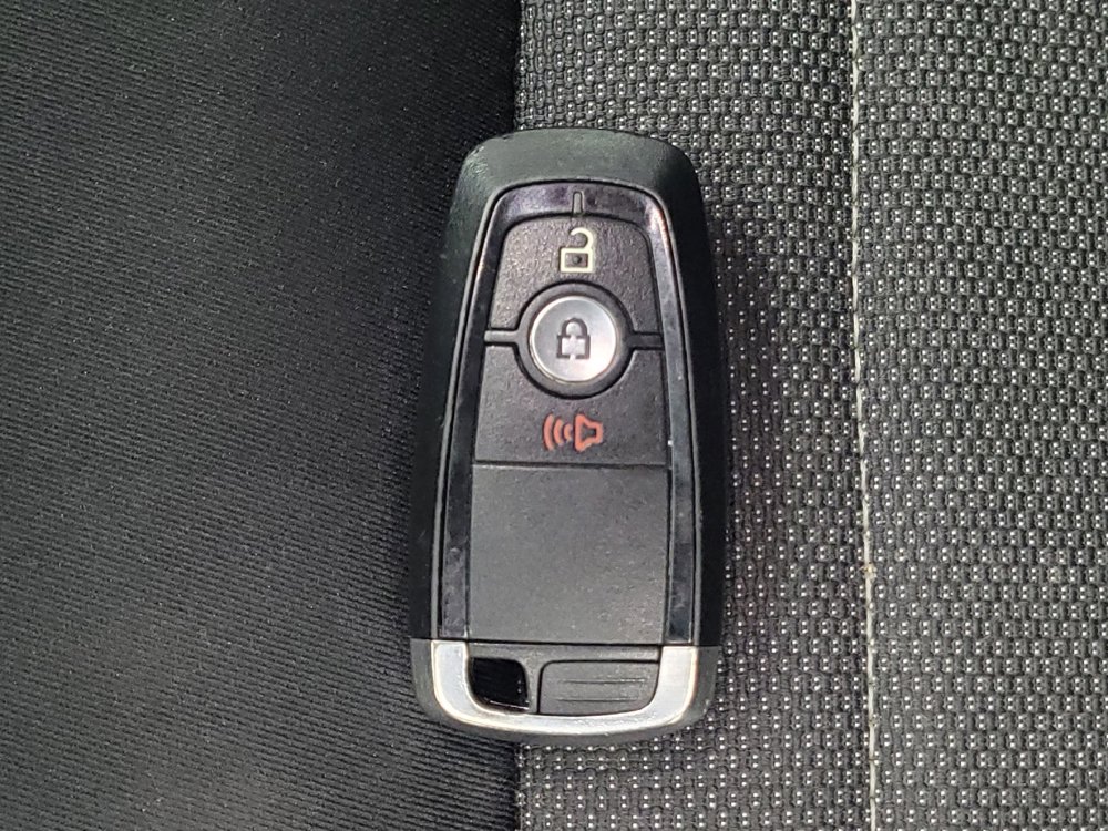 Used 2018 Ford Edge SE FWD image 32