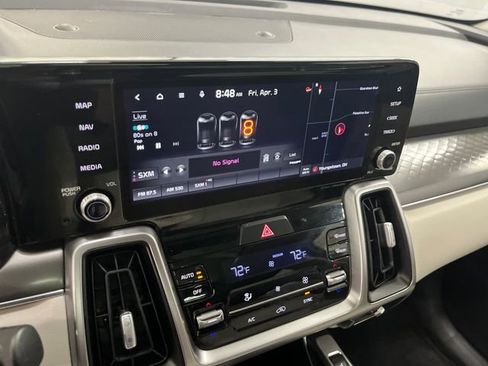 Certified 2022 Kia Sorento S w/ Panoramic Sunroof Package image 14