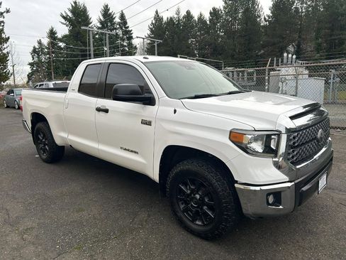 Used 2018 Toyota Tundra SR5 AWD/4WD image 3