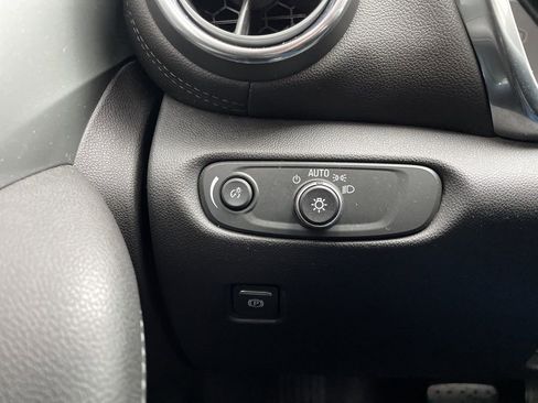 Used 2020 Chevrolet Blazer LT image 25