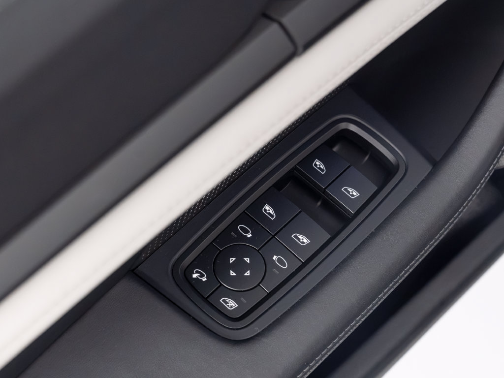 Certified 2023 Porsche Taycan 4S AWD/4WD image 22